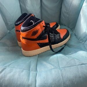 Air Jordan 1 Retro High OG BG ‘Shattered Backboard 3.0’ size 4.5Y